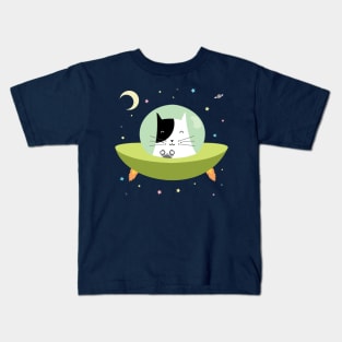 Space Cat - The Astronaut Kitten inside an UFO Kids T-Shirt